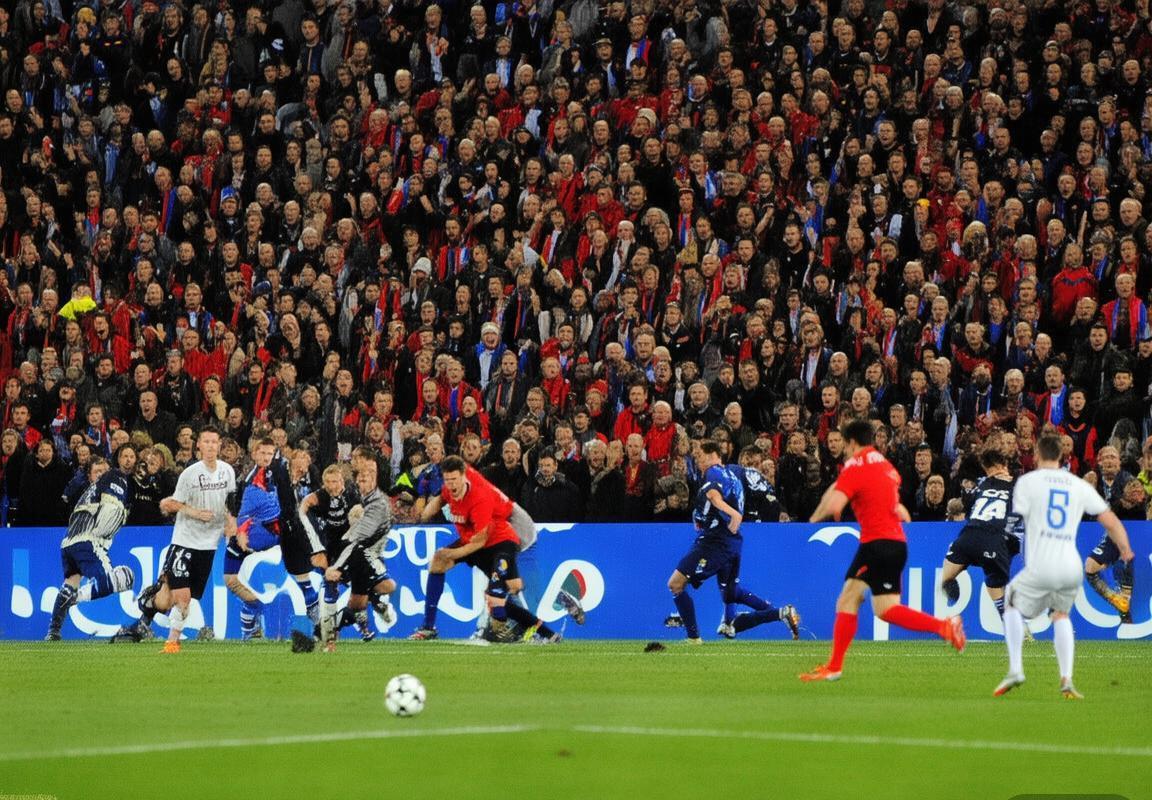 欧冠巅峰对决：巴伦西亚vs埃菲斯，战术对决与核心球员解析(图1)