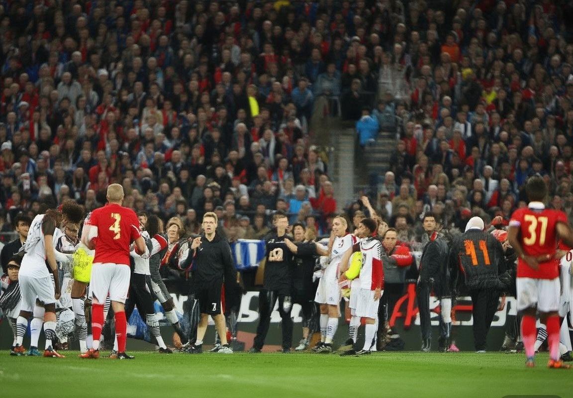 NBA焦点对决：骑士VS雄鹿战报与裁判争议回顾(图3)