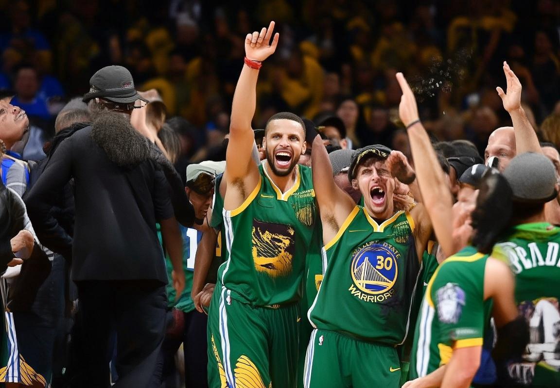 2017年NBA总决赛：勇士逆转骑士，三连冠在望，杜兰特关键发挥(图1)